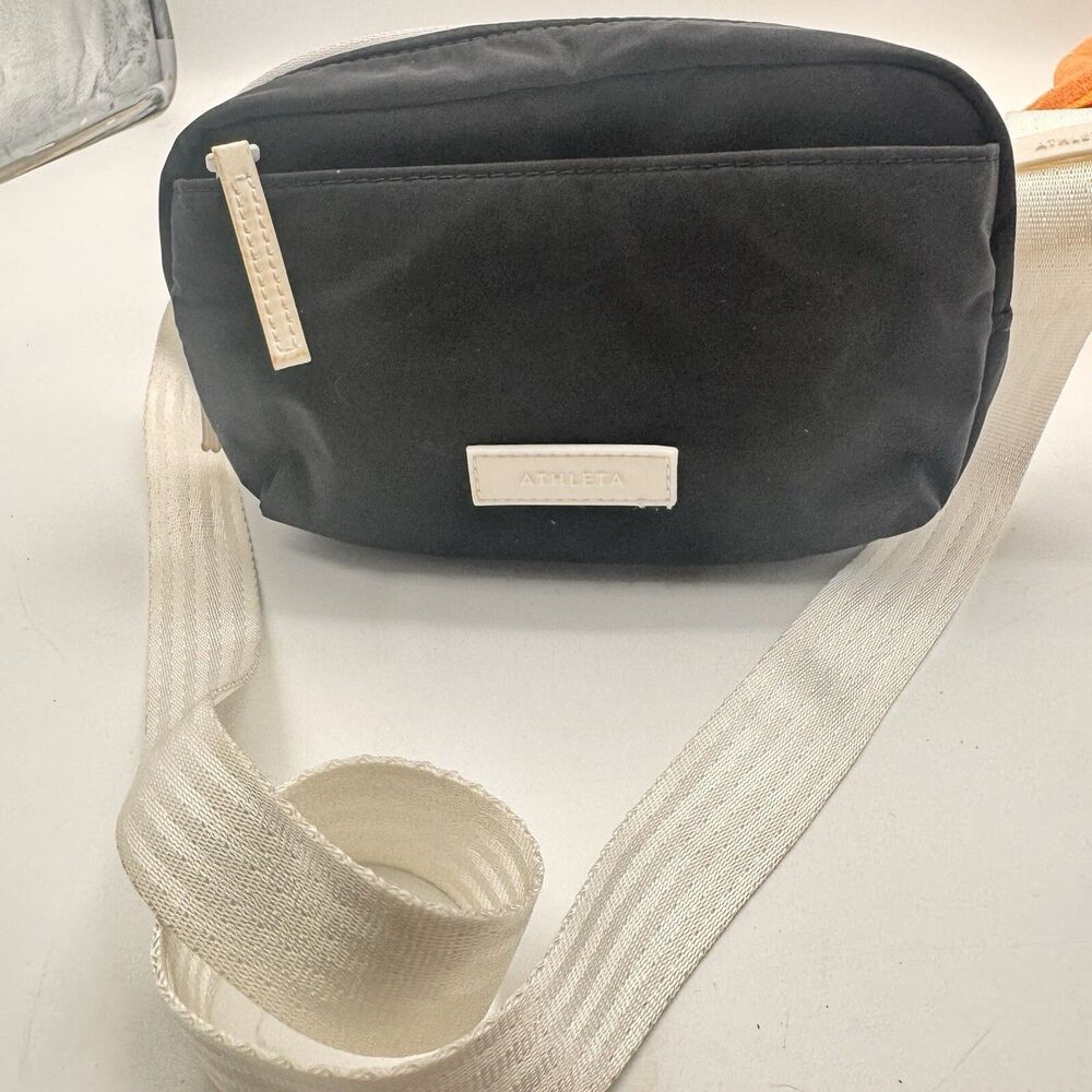 Athleta Crossbody All about Belt Bag The Power Of She Waist Pack Black Nylon Zip